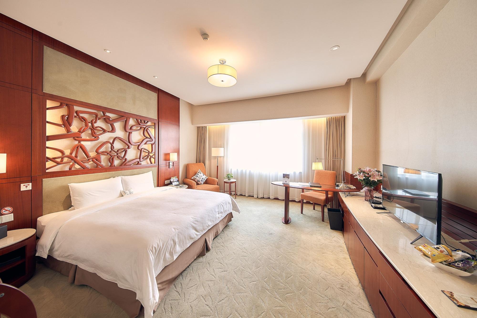 Parkview Hotel 4*